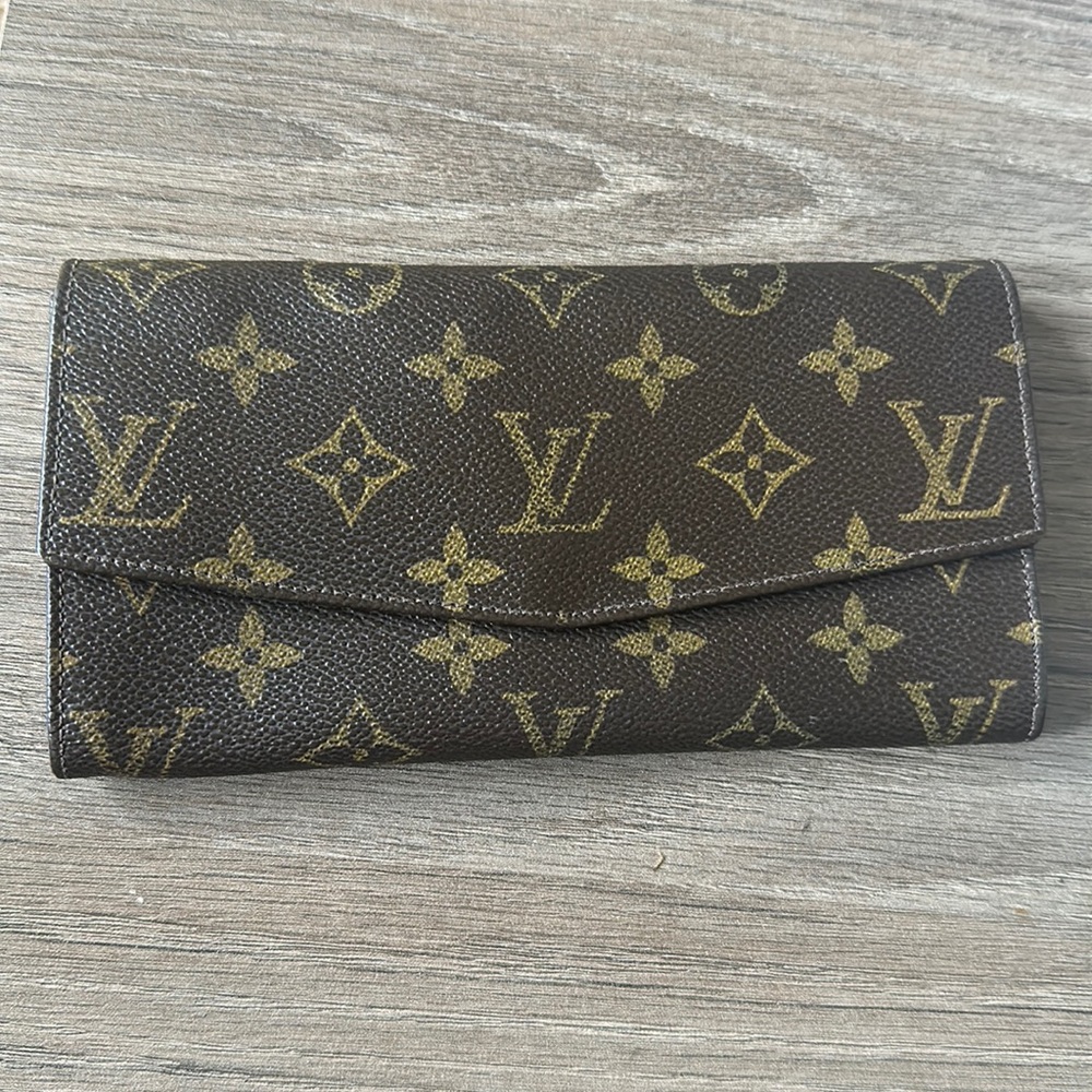 Louis Vuitton Monogram Sarah Wallet